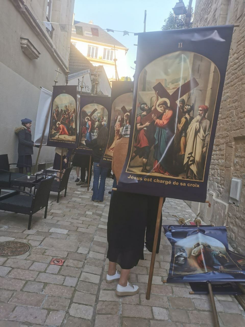 Chronique n&deg;6 des associations catholiques amies : les catholiques se l&egrave;vent contre l&rsquo;interpr&eacute;tation scandaleuse du Stabat Mater en Normandie