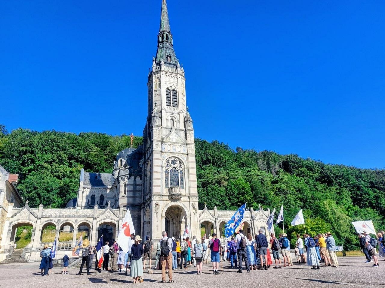 Chonique n°15 des associations catholiques amies : L'activité militante ne prend pas de vacances!