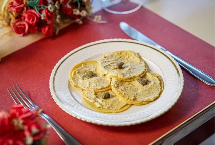 Un'alternativa vegetale al vitello tonnato che, per gusto e consistenza, lasica tutti di stucco.