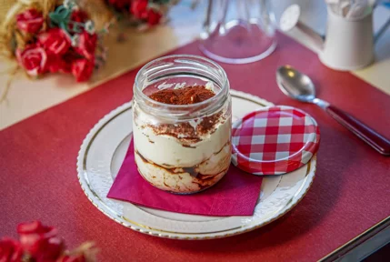 eyJpdCI6IlBsdXJpcHJlbWlhdG8sIGluY3JlZGliaWxtZW50ZSBhbWF0byBlIG1lbnppb25hdG8gaW4gdGFudGlzc2ltZSByZWNlbnNpb25pLCBpbCBub3N0cm8gVGlyYW1pc/kgcmFwcHJlc2VudGEgaWwgbm9zdHJvIGRvbGNlIHBlciBlY2NlbGxlbnphLiJ9