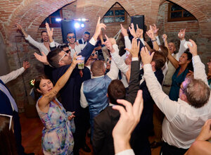 eyJpdCI6Ik1hdHJpbW9uaW8gVmlsbGEgU2NhdGkifQ==