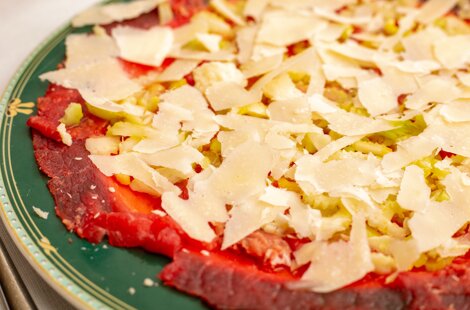 carne cruda finissima con grana