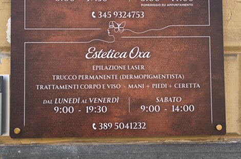 insegna del centro abbronzante Eva Solarium e Centro estetico