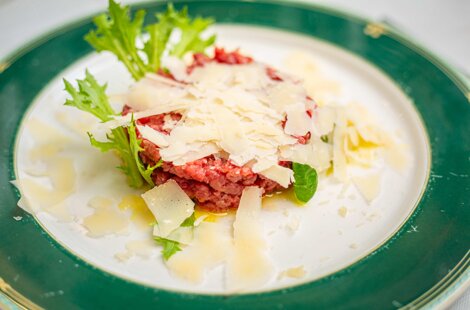 carne cruda piemontese battuta di fassona con grana