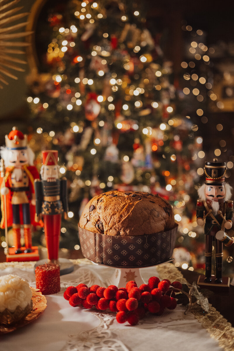 rubino-panettone-artigianale-lucano-con-cioccolato-e-peperone-crusco