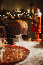 rubino-panettone-artigianale-lucano-con-cioccolato-e-peperone-crusco