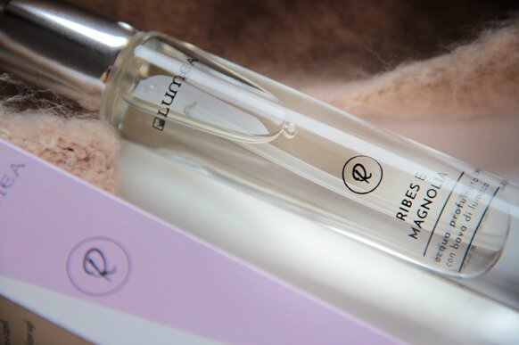 lumea cosmatici fragranze acqua profumata ribes e magnolia 15ml-1.jpeg