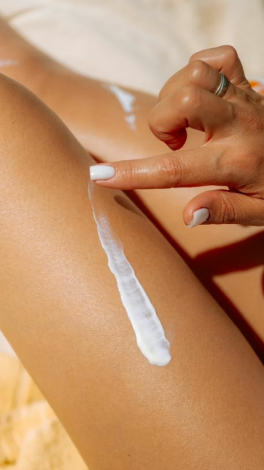 Pelle del corpo secca in estate? Crema corpo idratante e spray gambe rinfrescante alla bava di lumaca