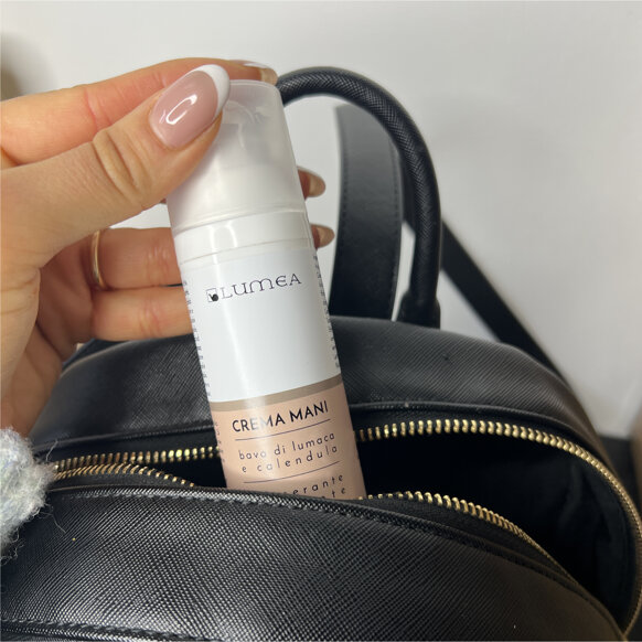 lumea cosmetici corpo crema mani 50ml-1.jpeg lumea cosmetici corpo crema mani 50ml-1.jpeg