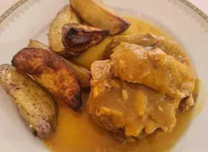 powered by active press scritta corsivo nero