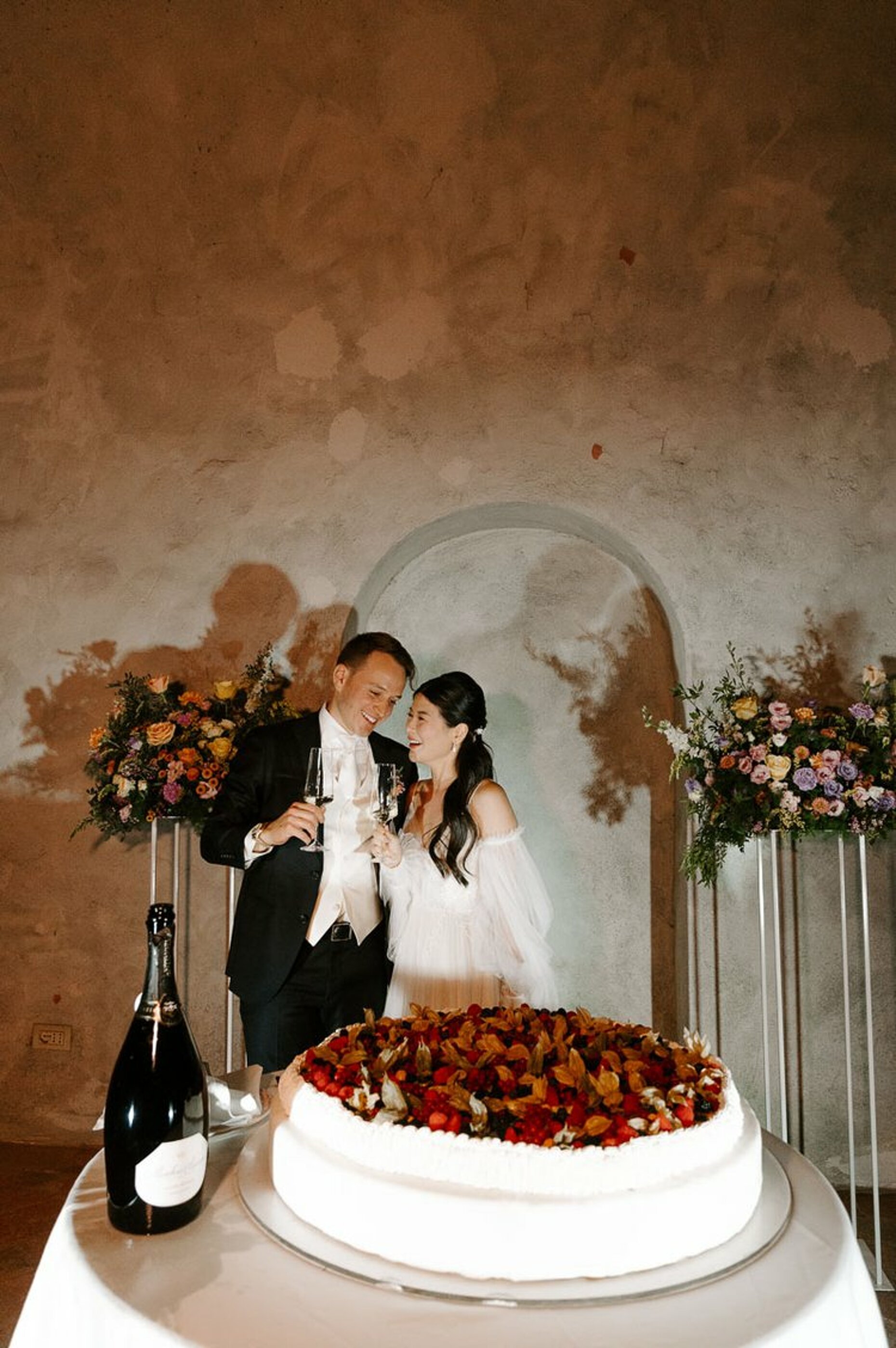 cutting of the wedding cake