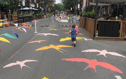 murale%20â%20marquage%20au%20sol%20Ã %20verdun%20(rue%20wellington)-river-june-montreal%20(8).jpeg