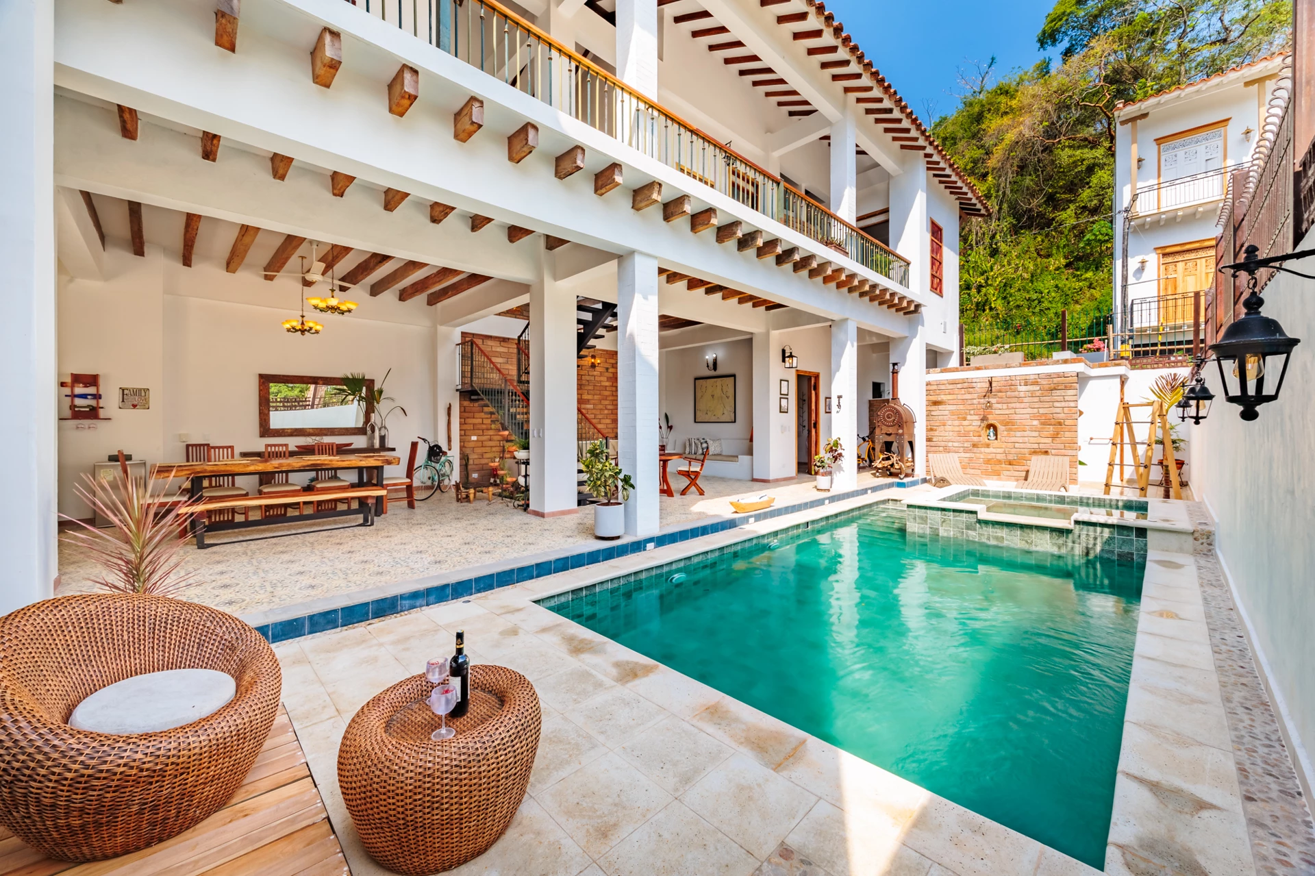 Casa Betania — Soleada · Piscina central