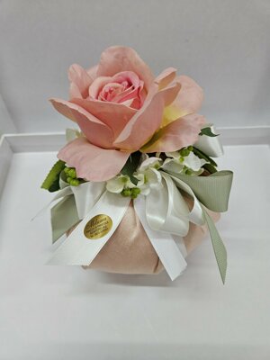 Bon Bon Profumato decorativo idea regalo / bomboniere in stoffa e fiori