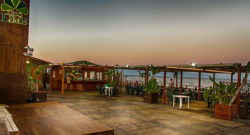 and_5869.jpeg and_5869.jpeg