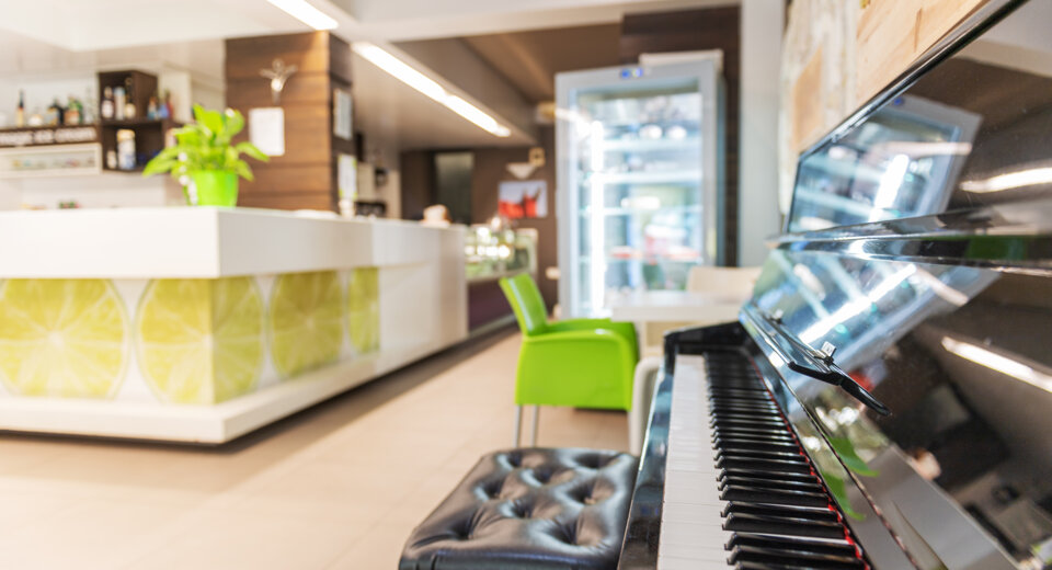 and_5872.jpeg and_5872.jpeg