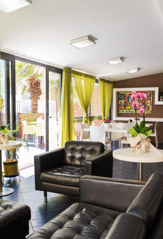 and_5911.jpeg and_5911.jpeg