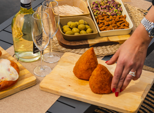 aperitivo enogastronómico productos típicos locales residencia Etna aperitivo enogastronómico productos típicos locales residencia Etna