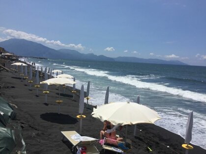 moon beach spiaggia.jpeg