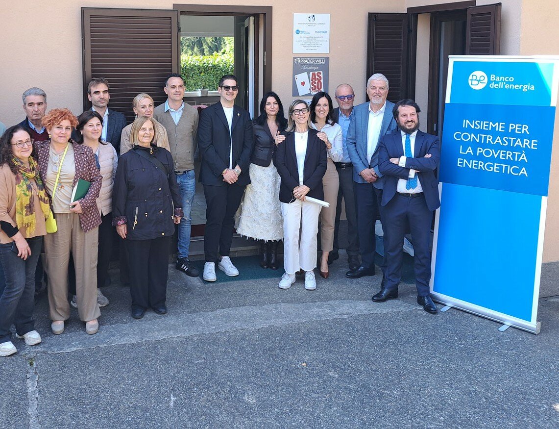 INAUGURATO AD ASSO L'IMPIANTO FOTOVOLTAICO: INSIEME L'ENERGIA SI MOLTIPLICA!