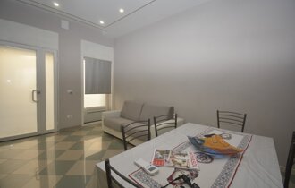 eyJpdCI6IlNxdWFyZSBIb3VzZSBTb2xhcmlubyBDYXNhIFZhY2FuemUifQ==