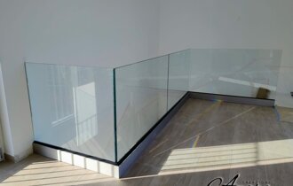 eyJpdCI6IkFwYXJvIENyZWF6aW9uaSBTb2xhcmlubyBWZXRyZXJpYSBBcnRpc3RpY2EgXCJHbGFzcyBkZXNpZ25cIiJ9