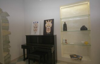 eyJpdCI6IlNxdWFyZSBIb3VzZSBTb2xhcmlubyBDYXNhIFZhY2FuemUifQ==