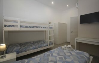 eyJpdCI6IlNxdWFyZSBIb3VzZSBTb2xhcmlubyBDYXNhIFZhY2FuemUifQ==