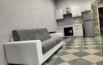 eyJpdCI6IlNxdWFyZSBIb3VzZSBTb2xhcmlubyBDYXNhIFZhY2FuemUifQ==