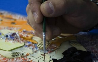 eyJpdCI6IkFwYXJvIENyZWF6aW9uaSBTb2xhcmlubyBWZXRyZXJpYSBBcnRpc3RpY2EgXCJHbGFzcyBkZXNpZ25cIiJ9