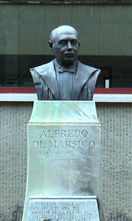 busto-alfredo-de-marsico-2.jpeg busto-alfredo-de-marsico-2.jpeg