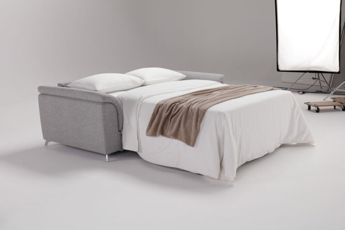 Divano letto grigio elegante e confortevole, arredamento Made in Italy