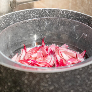 Cipolle rosse a vapore in pentola Cipolle rosse a vapore in pentola