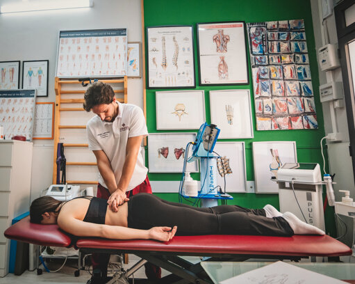 Centro Chinesis | Fisioterapia Riabilitazione | Ginnastica Correttiva | Ginnastica Posturale| Adrano Sicilia Catania | Tecar Agopuntura Kinesis | Massaggio Sportivo | Esame Baropodometrico | Spinometria | Professore Garofalo INDIRIZZO Via Inzerilli, 34 - Adrano (CT) EMAIL info@centrochinesis.com TELEFONO +39 366 4660315 - +39 349 3853730