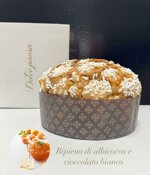 artisanal-panettone-with-apricot-and-white-chocolate-filling