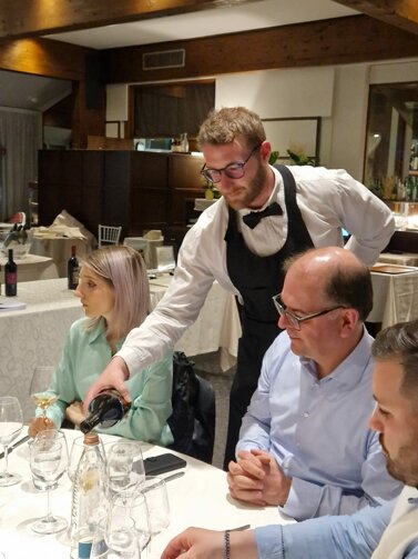 sommelier grembiule.jpeg sommelier grembiule.jpeg