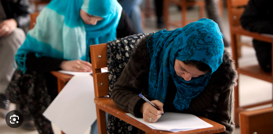 Scuole chiuse per le ragazze: cosa sta succedendo in Afghanistan?