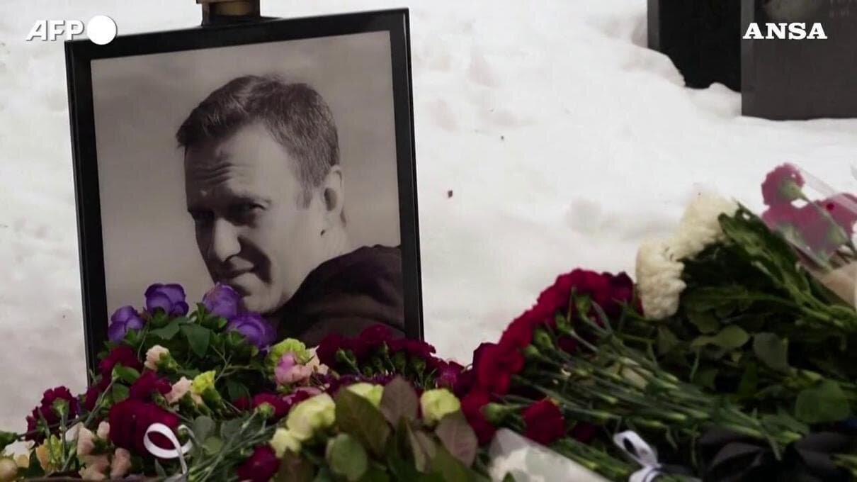 L’ombra del veleno: due anni senza Alexei Navalny e la rivelazione che scuote il Cremlino