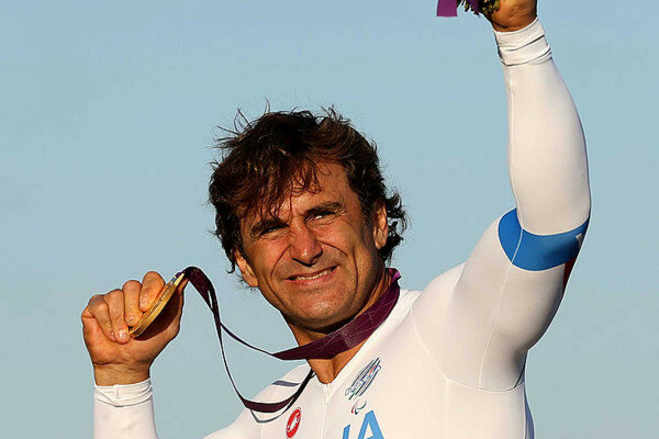 Alex Zanardi: la sua determinazione continua a vivere nei nostri cuori Alex Zanardi: la sua determinazione continua a vivere nei nostri cuori