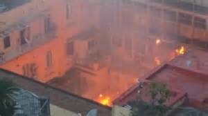 Devastante incendio al Teatro Sannazaro di Napoli: la cupola crolla, la città in lutto