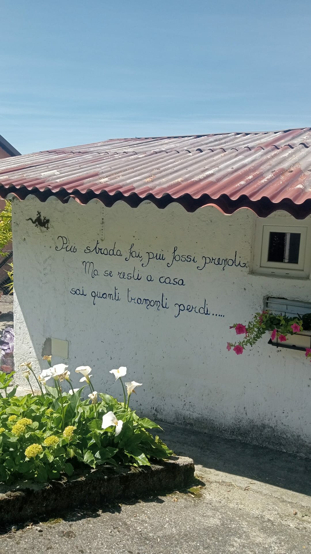 frase-dosso-valeriana-sale.jpeg Ancient Valeriana Road, Iseo Lake