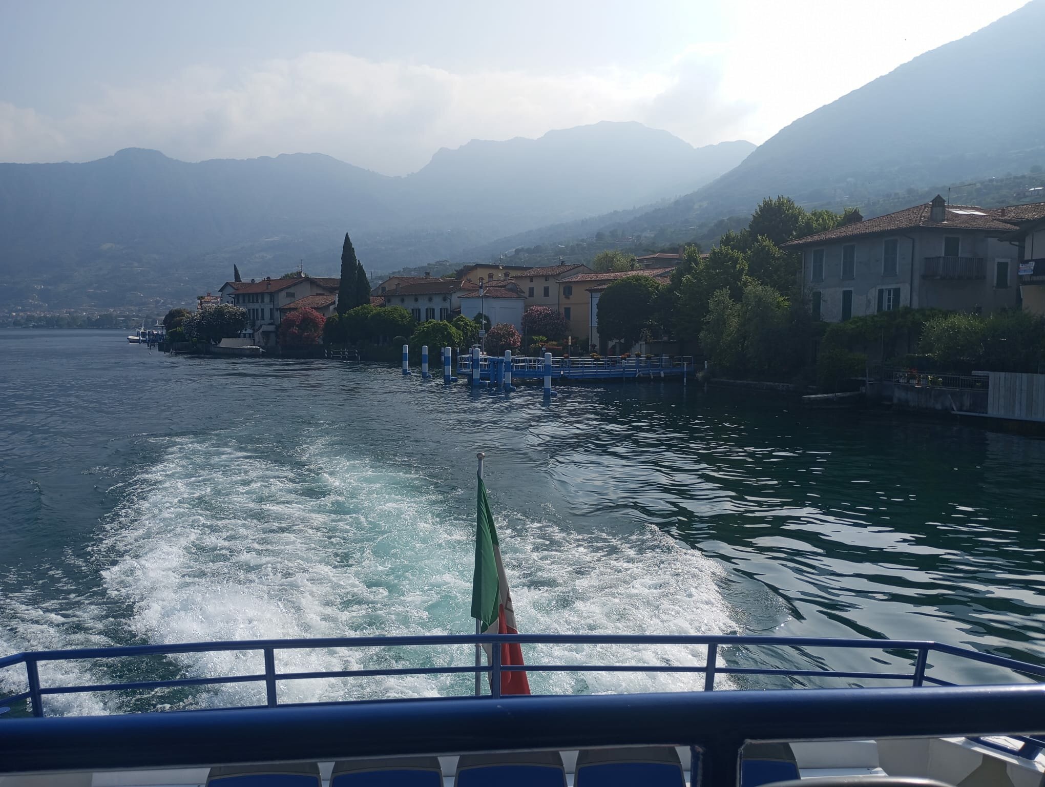 scia-traghetto-bella.jpeg Dal Traghetto sul Lago d'Iseo
