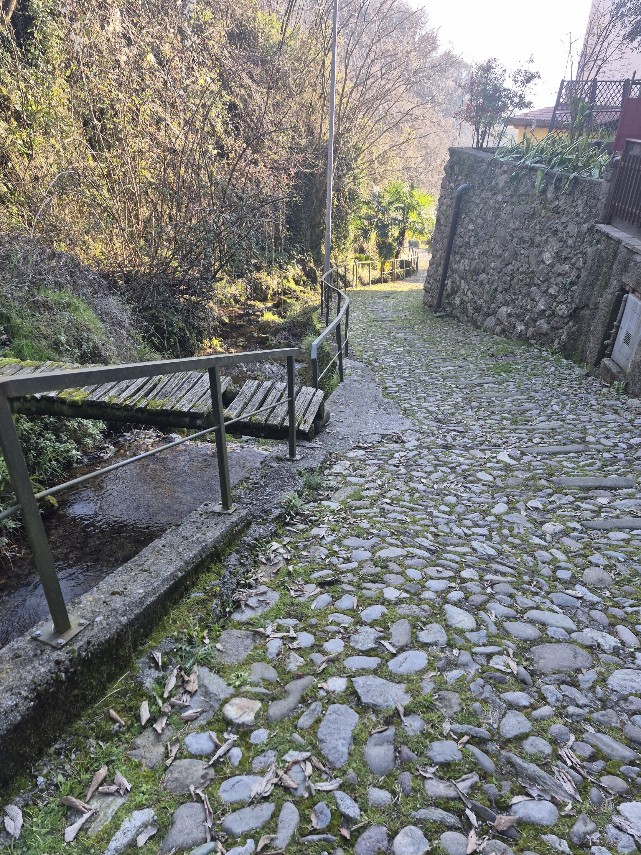valeriana-a-sale.jpeg Ancient Valeriana Road, Iseo Lake