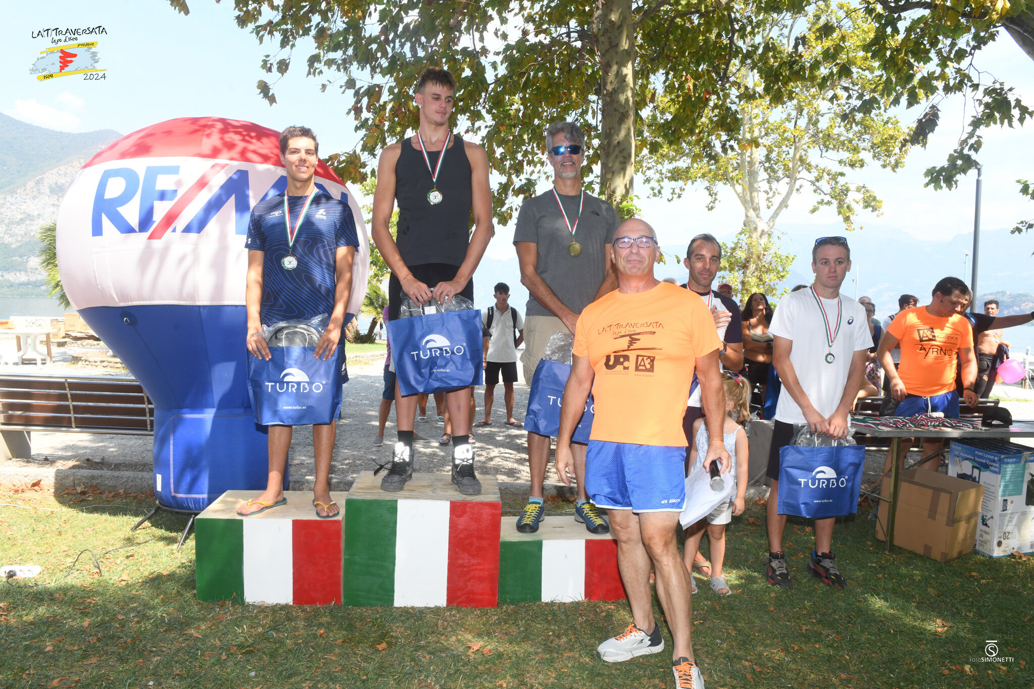 fb1_1892.jpeg Nuoto acque libere Traversata Lago Iseo