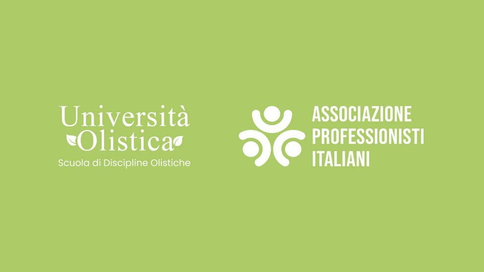 Loghi Università Olistica e Associazione Professionisti Italiani su sfondo verde