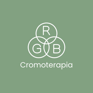 Logo cromoterapia con cerchi RGB sovrapposti su sfondo verde Logo cromoterapia con cerchi RGB sovrapposti su sfondo verde