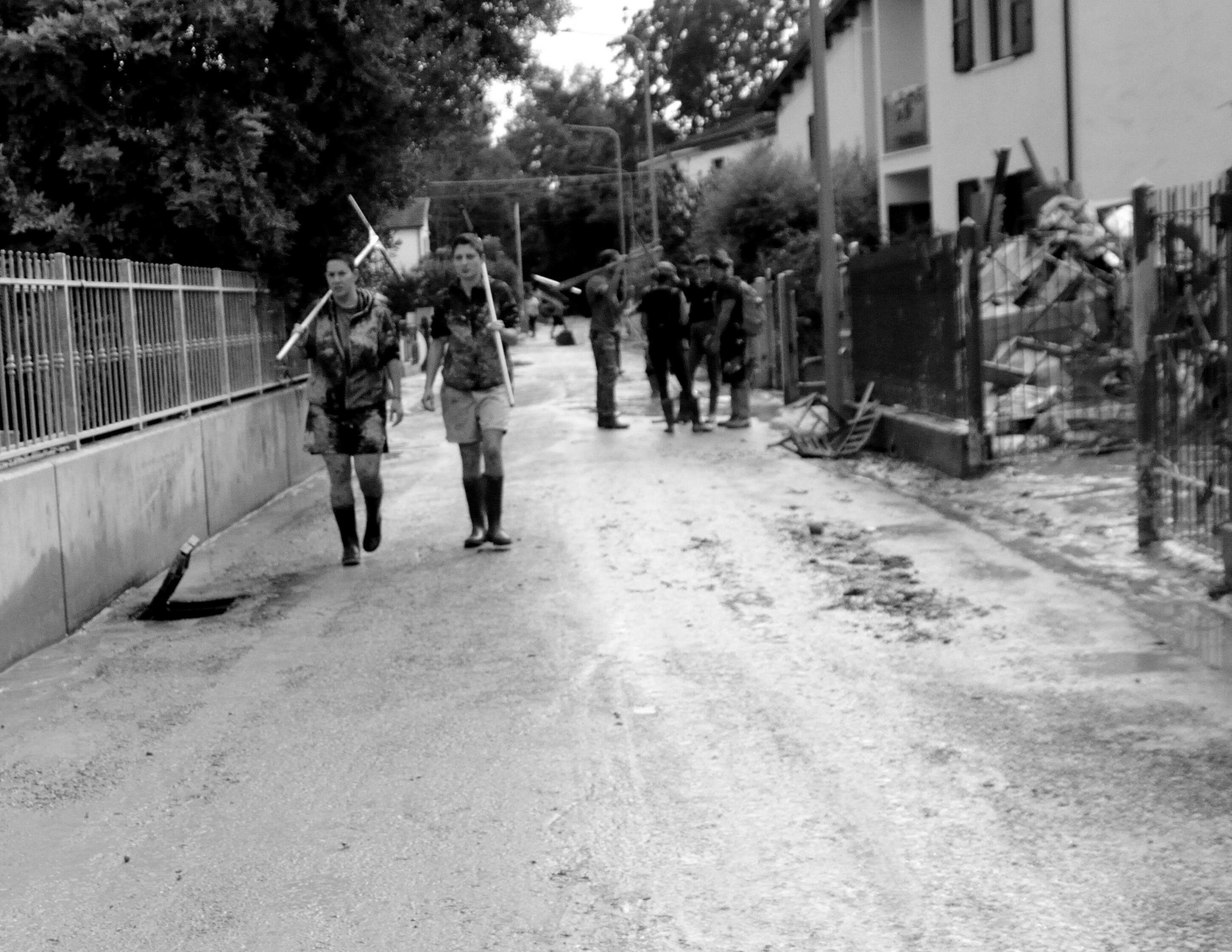 Volontarie del fango