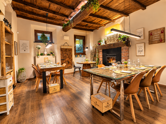 sala rossa non piu' rossa