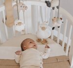 giostrina-in-legno-con-giochi-in-maglia