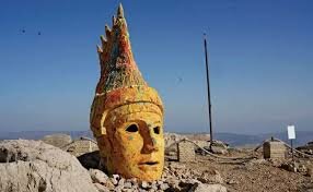 Il sogno di una civilt&agrave; immaginaria nelle 53 opere della biennale di Nemrut